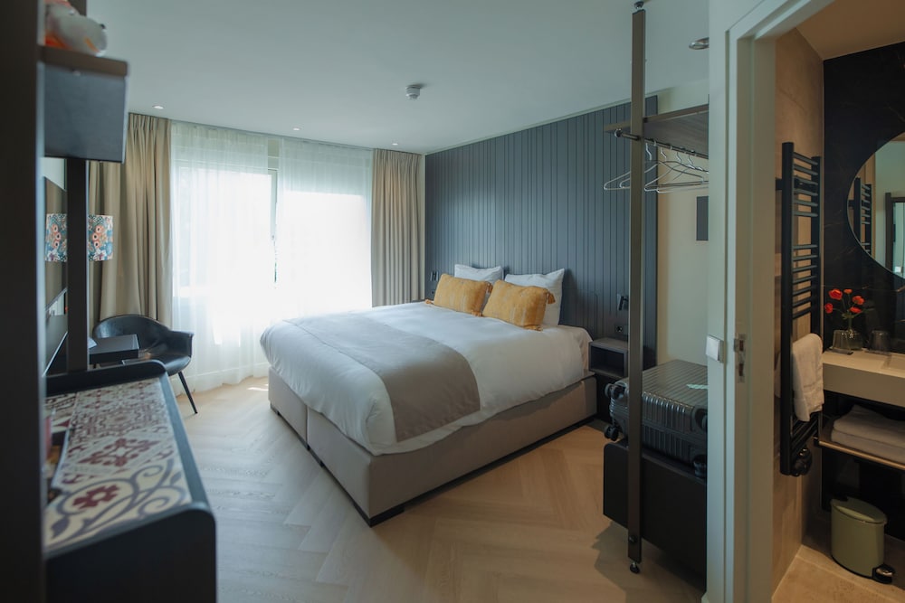 Deluxe Double Room - Photo 8