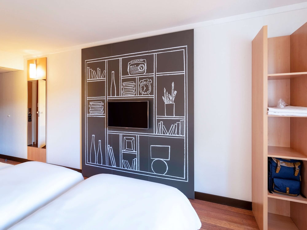 Room, 2 Twin Beds - Photo 3