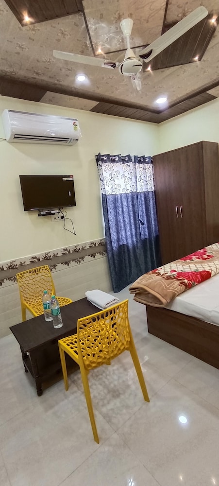 Basic Double Room photo 2