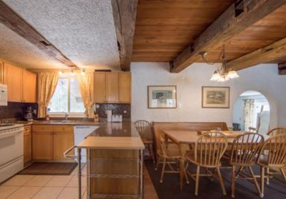 Cottage, 6 Bedrooms, 2 Bathrooms photo 3