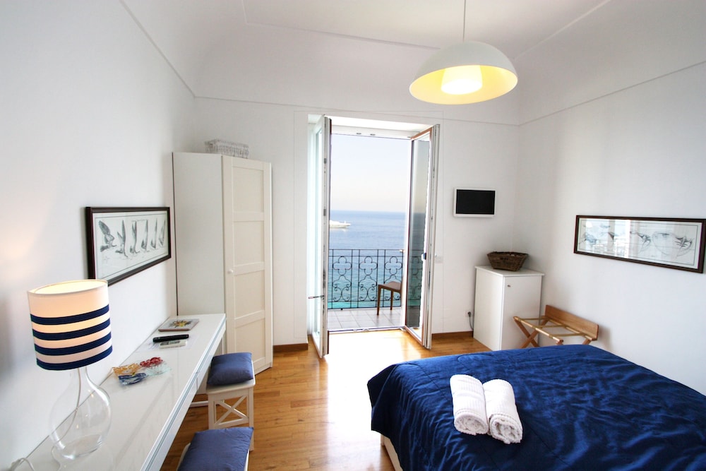 Deluxe Double Room, Sea View photo 2