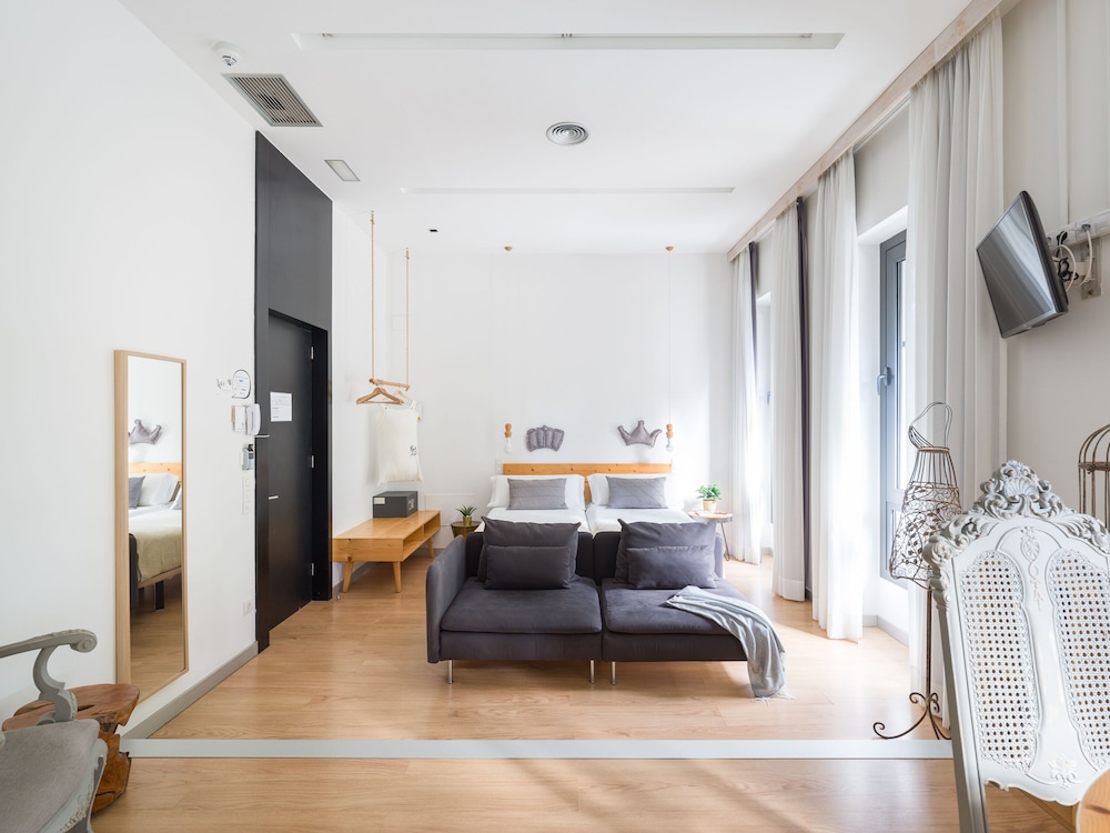 Junior Suite, 2 Twin Beds, Park View (Single Use)