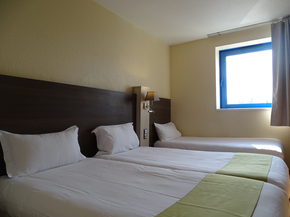 Standard Triple Room - Photo 1