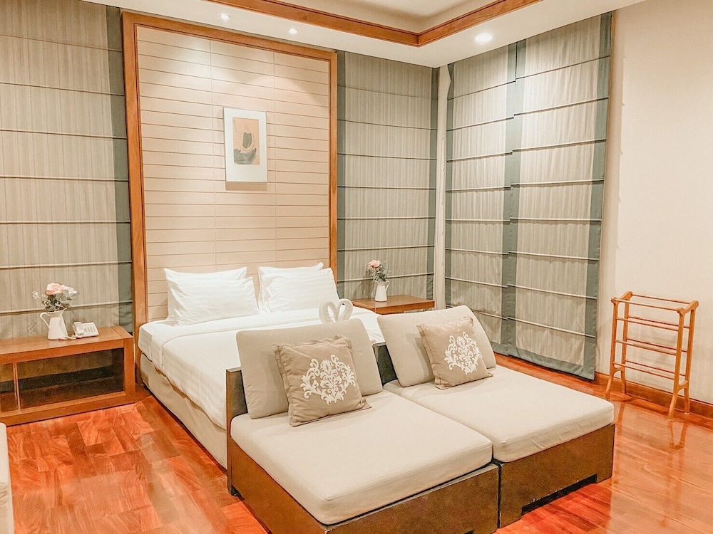 Deluxe Room (Grand) - Photo 11