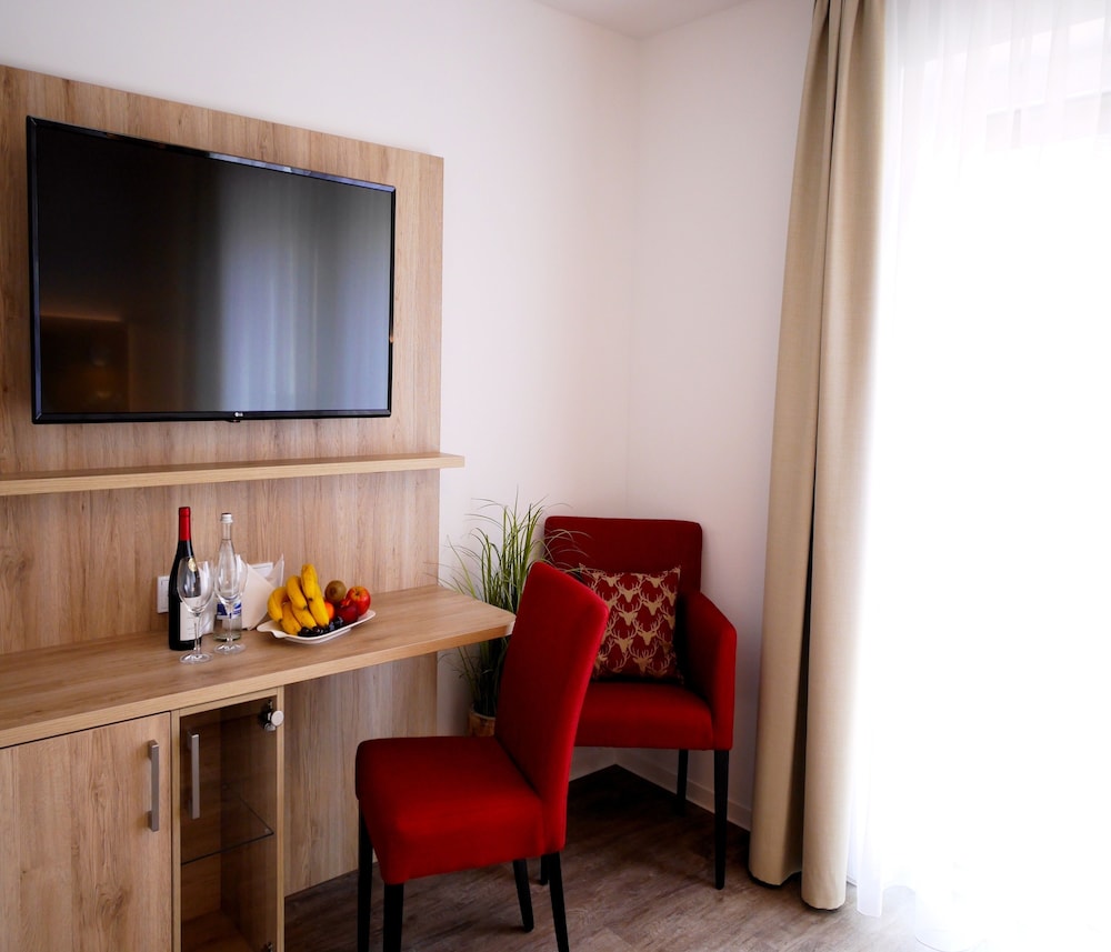 Superior Double Room Single Use photo 2