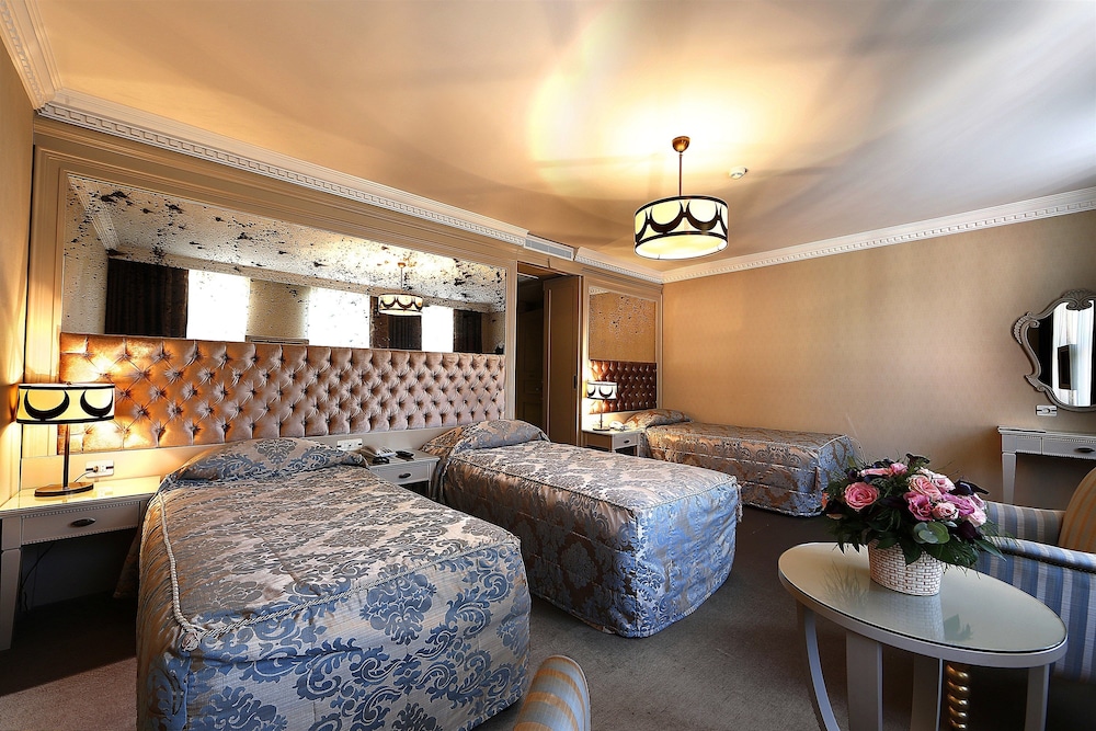 Room - Photo 5