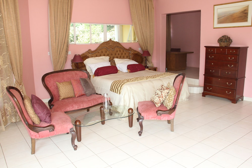 House, 3 Bedrooms, Pool View photo 3