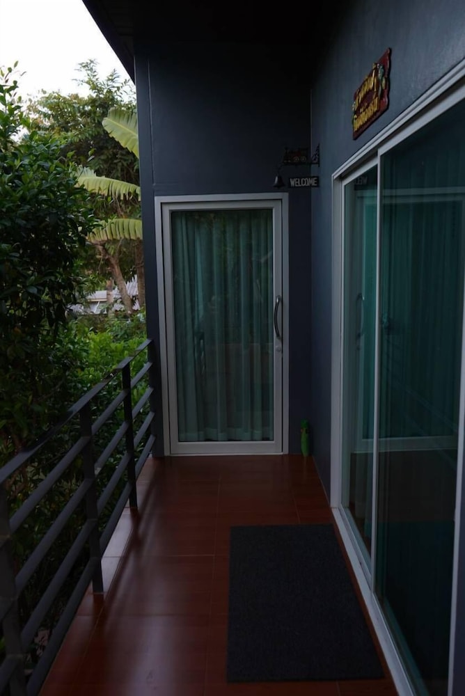 Bhan Ing Fah photo 3
