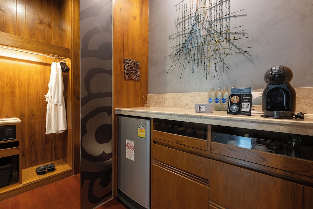 Cabana Suite Pool Access - Photo 21
