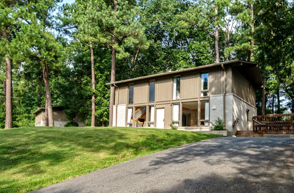 Executive Cottage, 3 Bedrooms (3 Bathrooms)