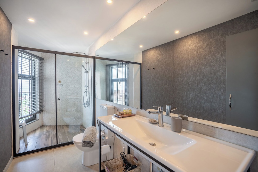 Superior Double Room, Sea View - Photo 13