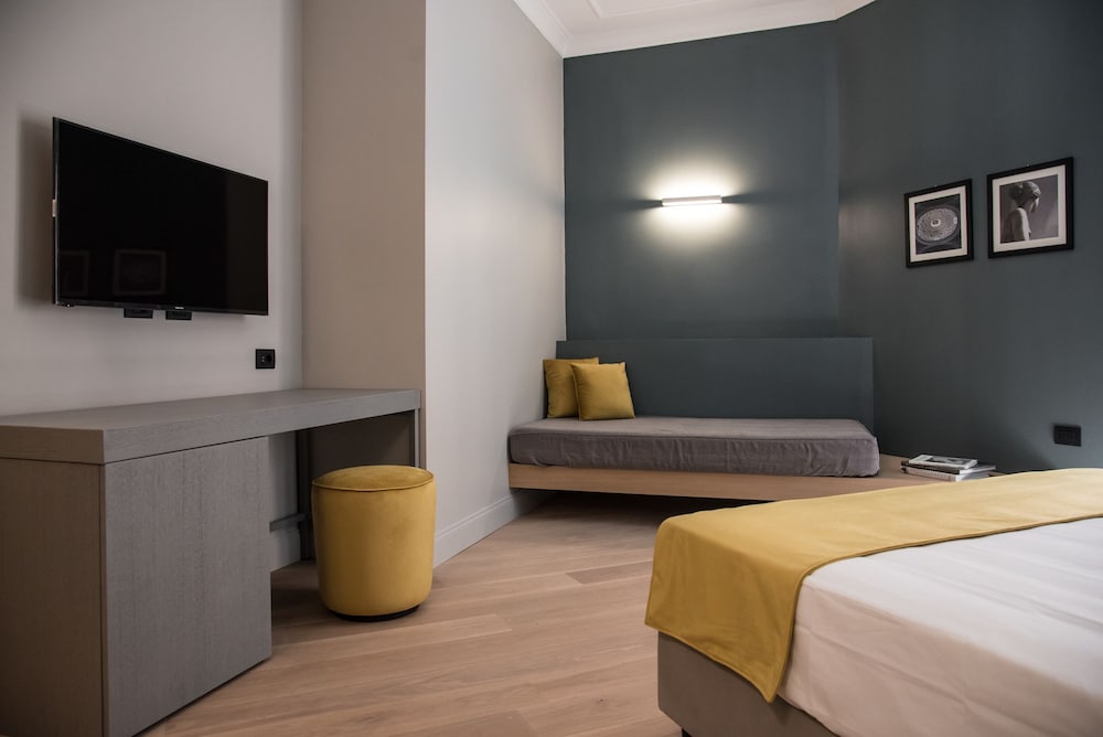 Deluxe Triple Room, Multiple Beds photo 3