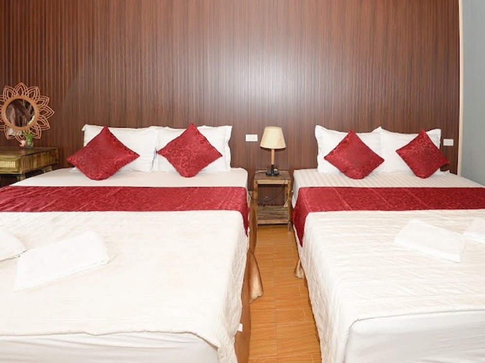Basic Quadruple Room photo 2