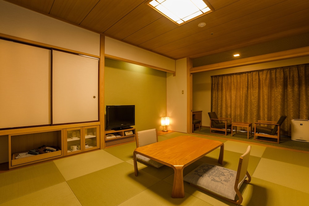 Japanese Style Room, Smoking