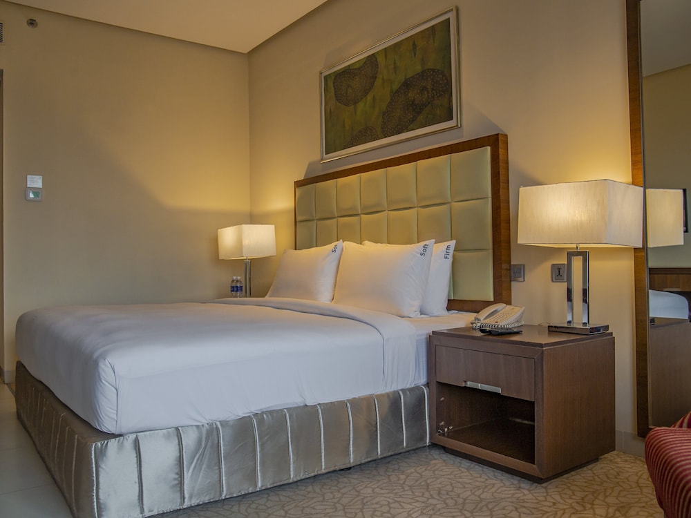 Room, 1 King Bed, Accessible - Photo 7