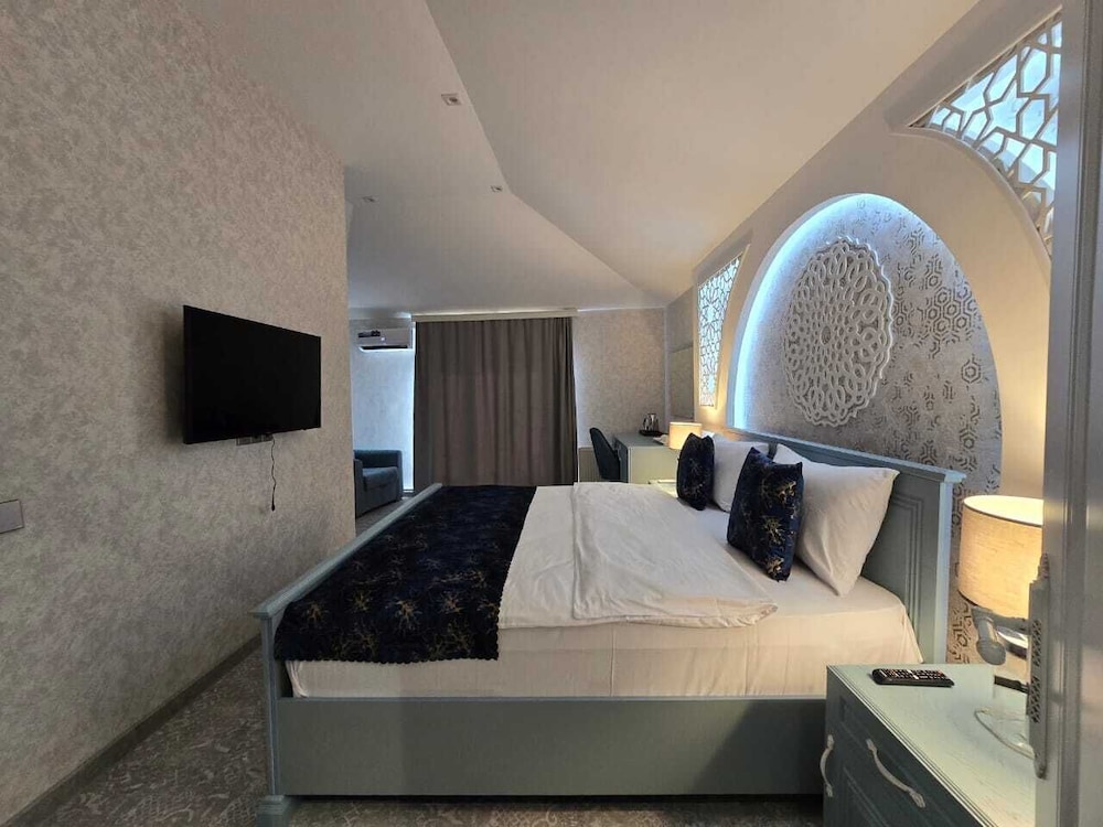 Deluxe Triple Room - Photo 2