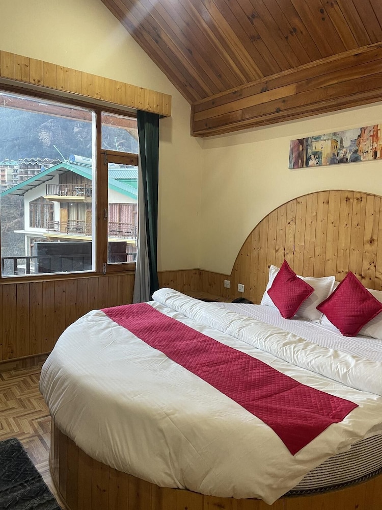 Honeymoon Suite, City View