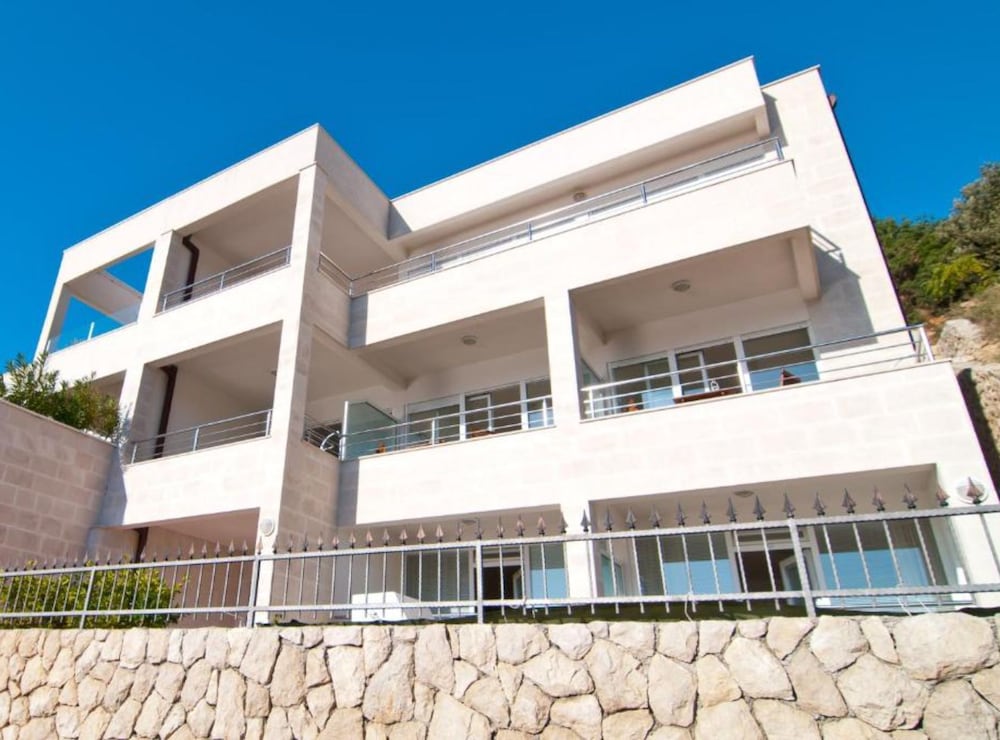 Studio (Studio Apartment With Balcony And Sea)