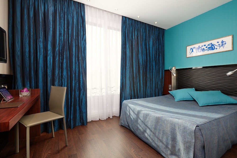 Standard Double or Twin Room - Photo 6