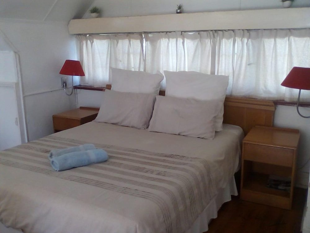 (1) Spacious Double Room photo 2