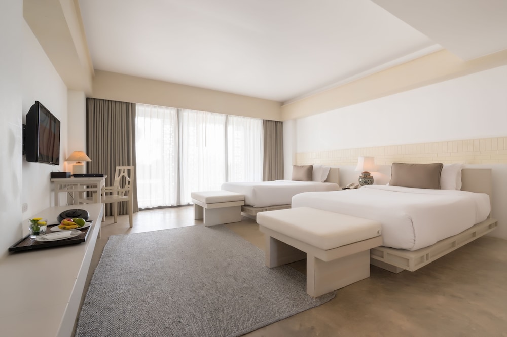 Deluxe Room with Water Park Ticket photo 3