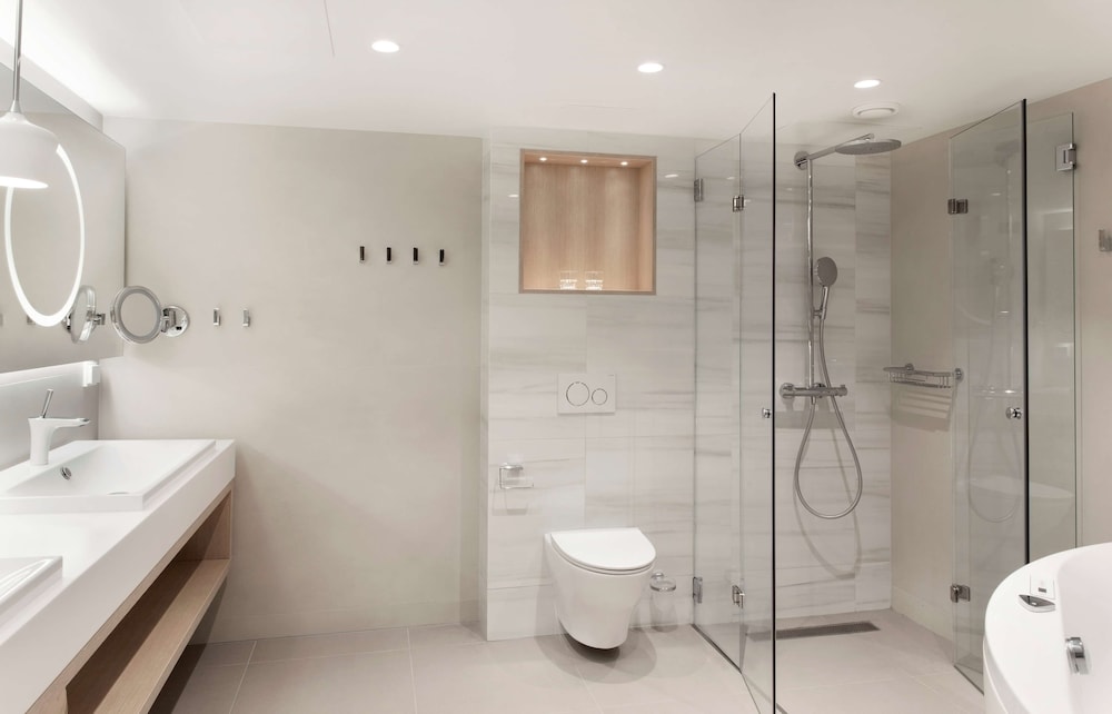 Executive Suite thumbnail 5