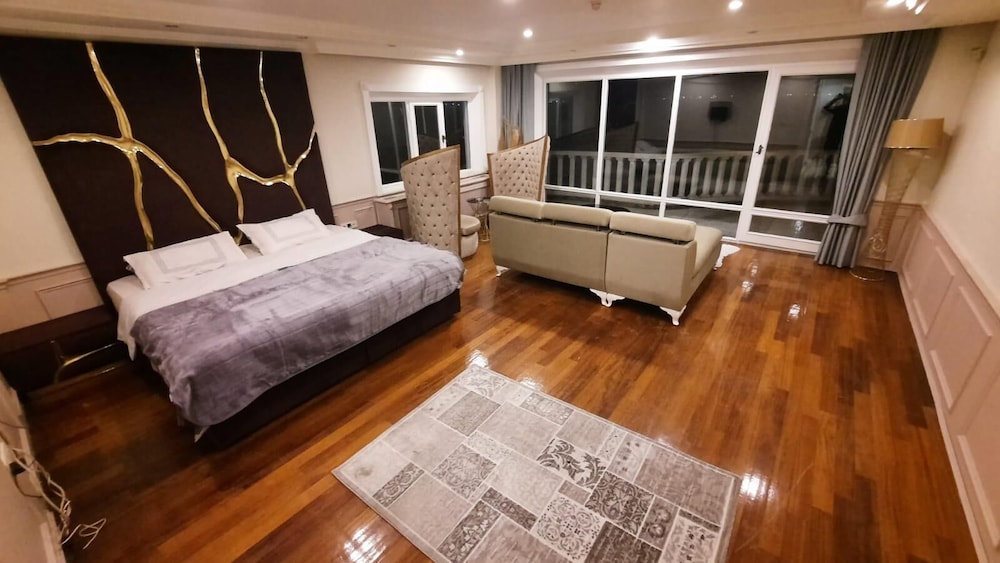 Superior Suite photo 1