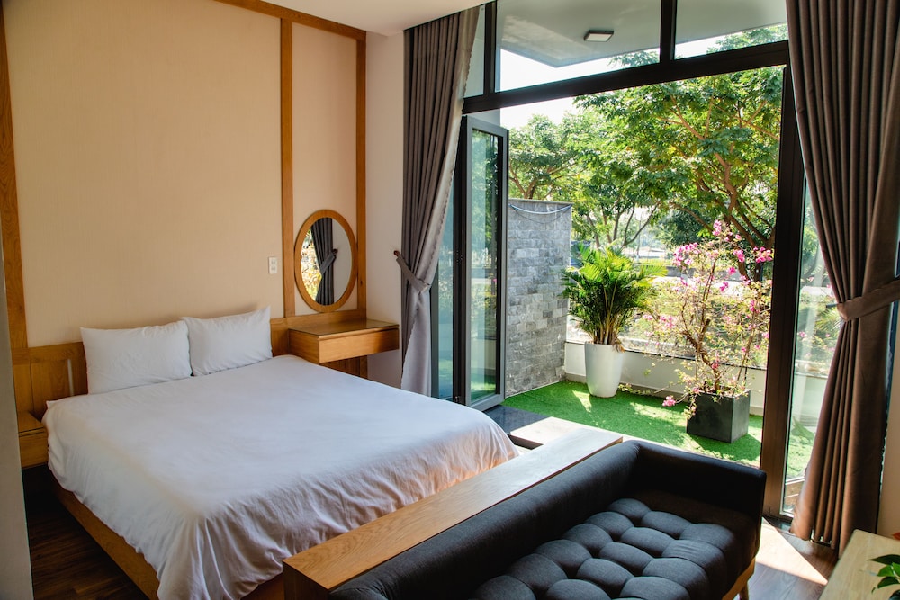Luxury Apartment, Balcony