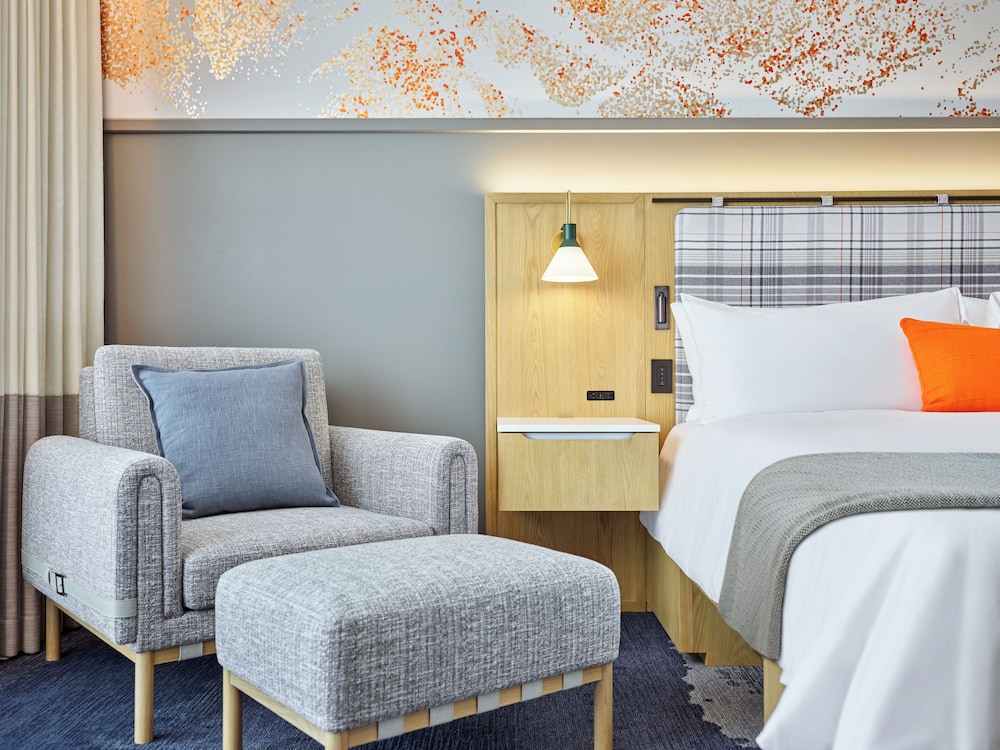 Deluxe Room, 1 King Bed (Hearing Assist)