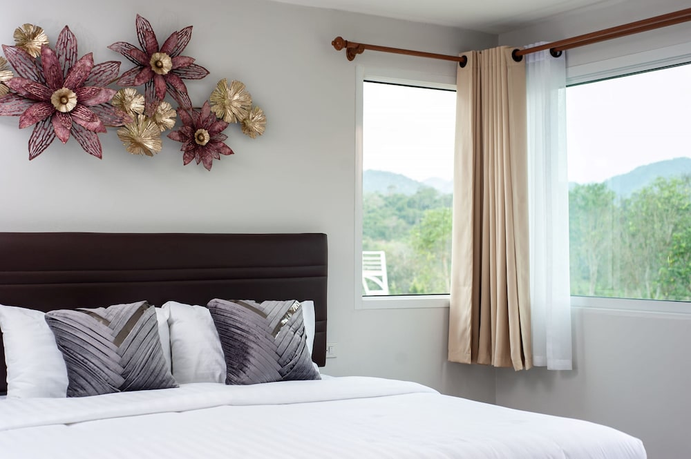 Deluxe Double or Twin Room - Photo 3