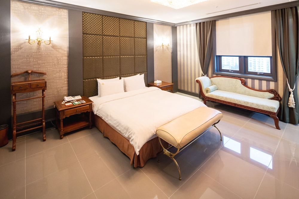 Royal Suite photo 1