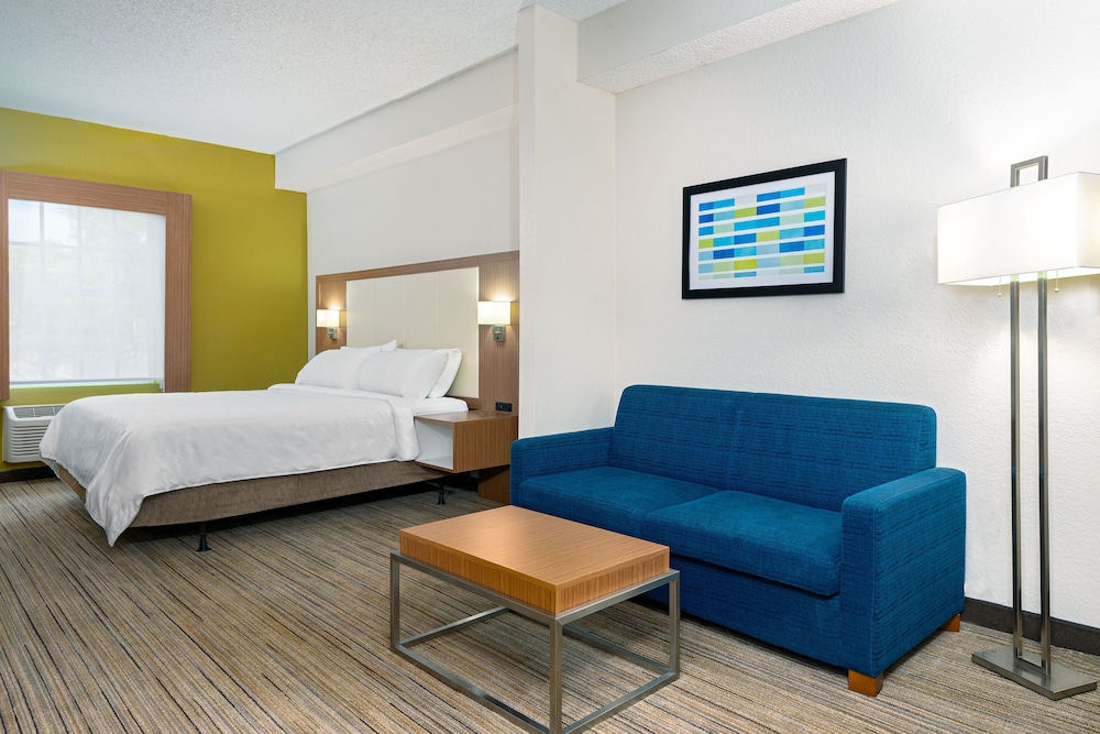 Suite, 1 King Bed, Non Smoking - Photo 1