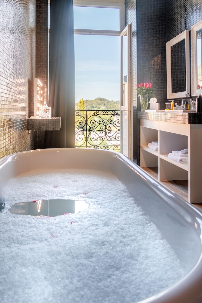 Junior Suite, River View - Photo 16