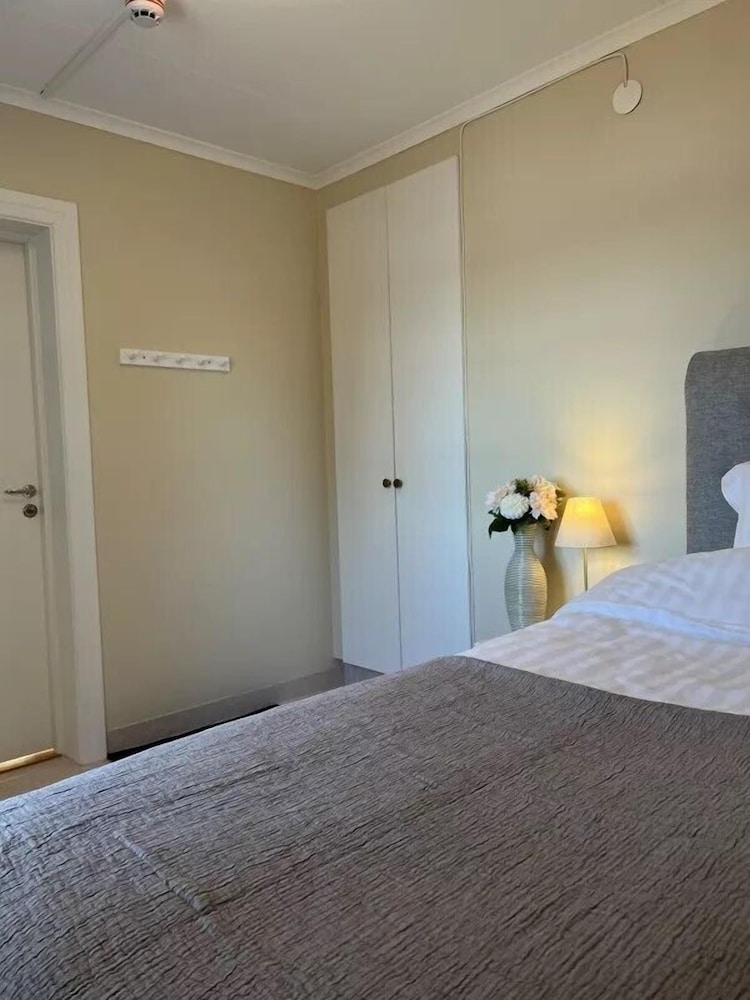 Classic Single Room, Lake View photo 2