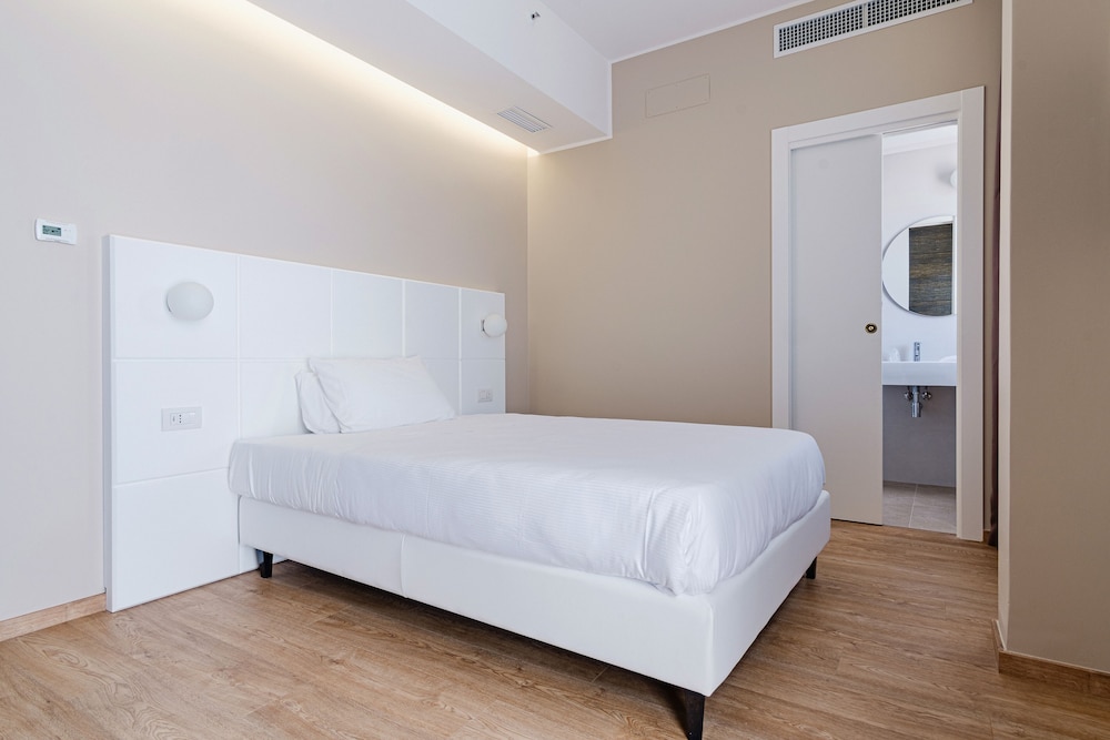 Classic Room, 1 Large Twin Bed - Photo 4