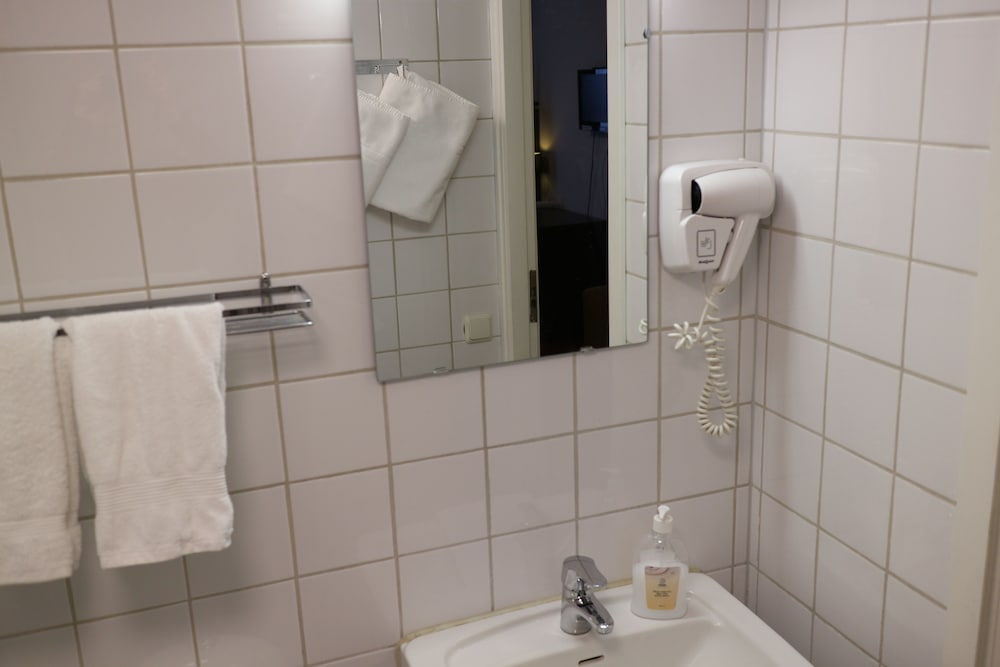 Basic Single Room photo 2