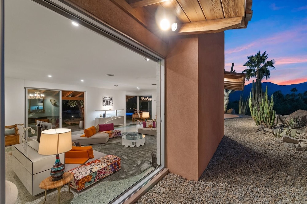 House (2 Bedrooms)