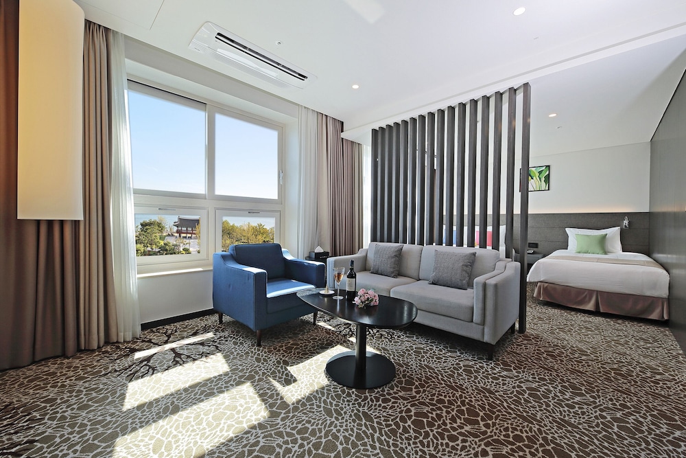 Sky Suite, Ocean View - Photo 4