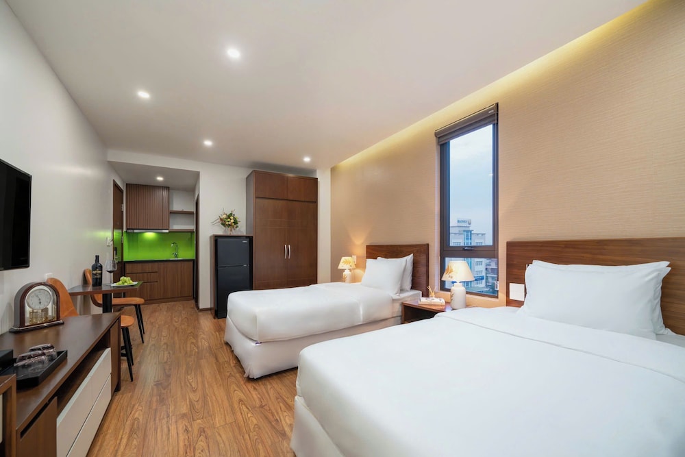 Standard Twin Room, Balcony, City View