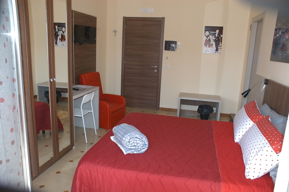 Comfort Double or Twin Room, Balcony photo 2