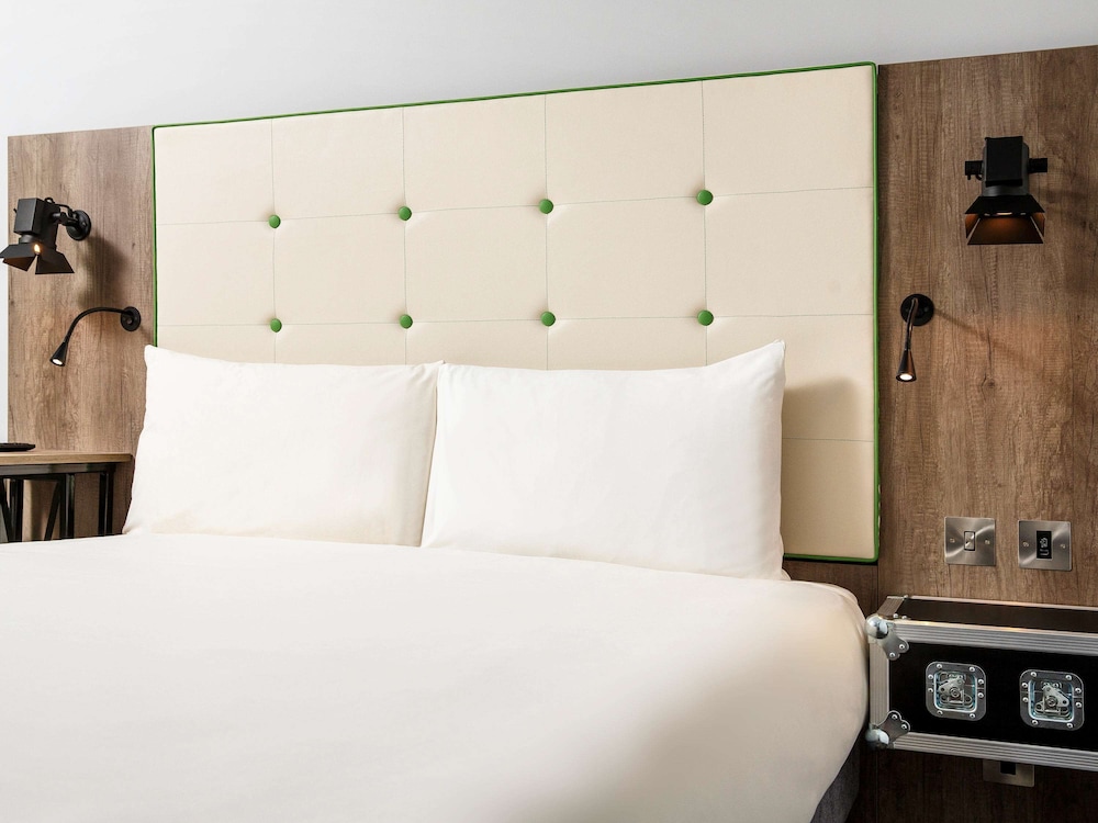 Room, 1 Double Bed (The Queen) photo 2