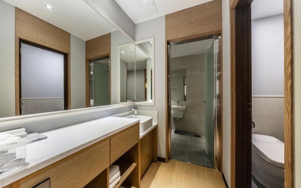 Room (Deluxe Triple (Breakfast PKG for 2 Ne) - Photo 2