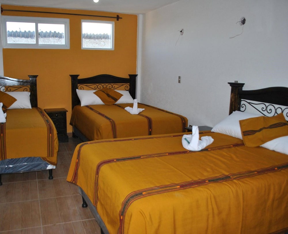 Classic Quadruple Room, Multiple Beds, Non Smoking photo 2