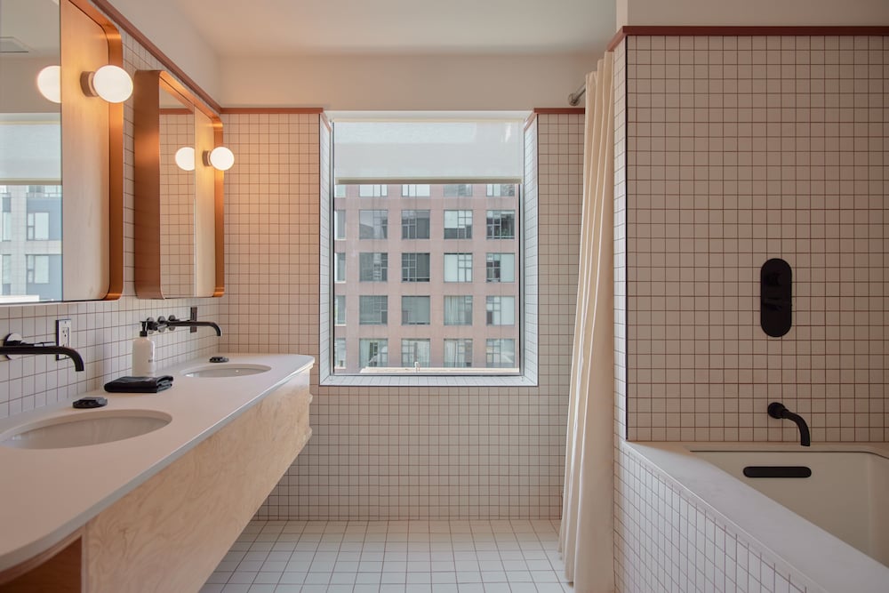 Suite (Ace)