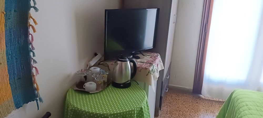 Basic Room, Hill View photo 2