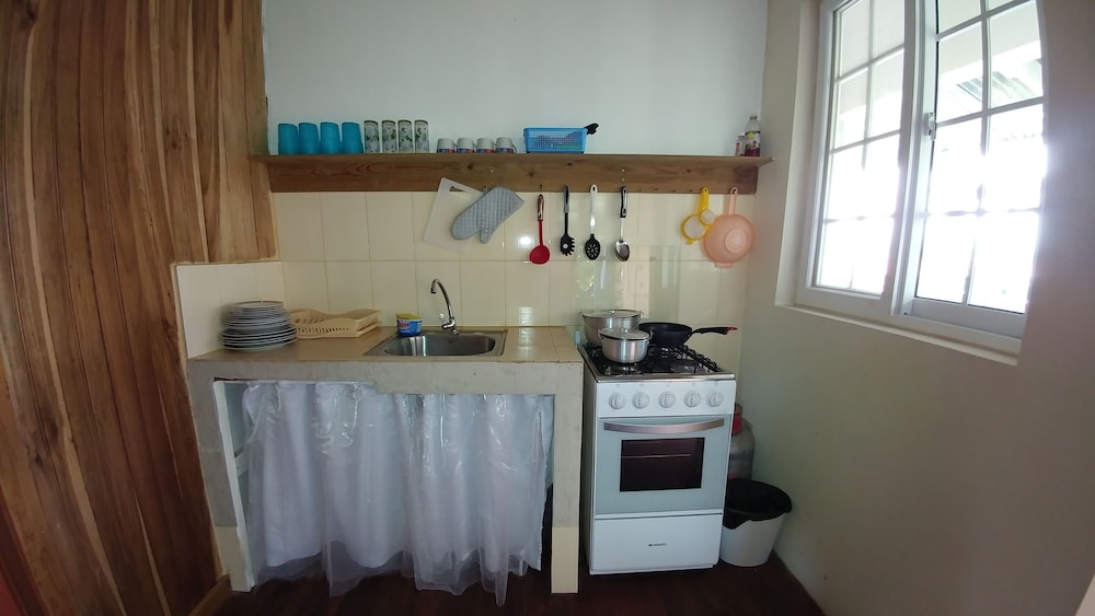 Deluxe Double Room, 1 Bedroom, Partial Sea View, Garden Area photo 2