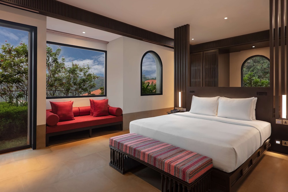 Presidential Penthouse, 1 King Bed, River View (Private Luxury Pool Suite) photo 3