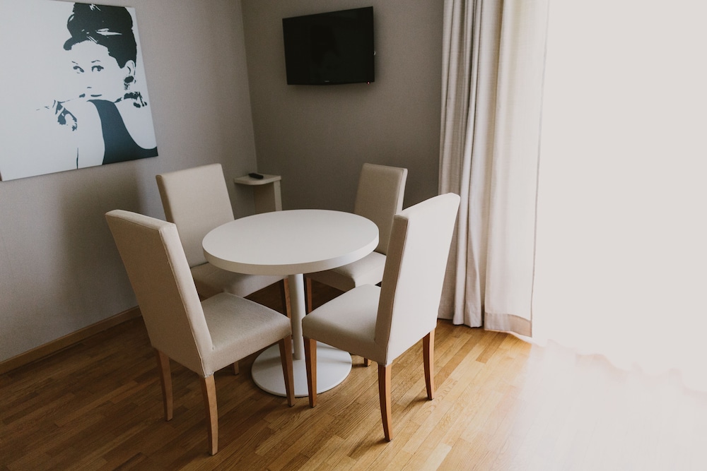 Suite, Garden Area - Photo 2