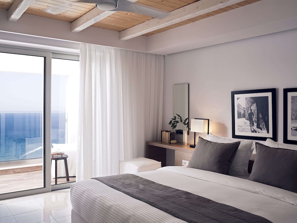 Exclusive Room, Sea View (Sharing Pool)