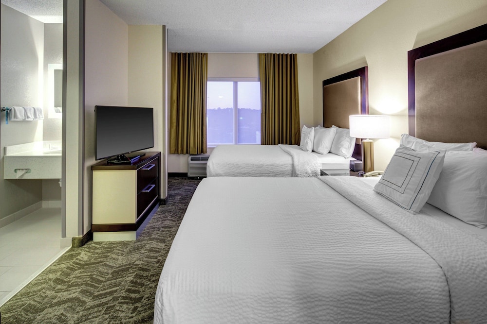Suite, Multiple Beds - Photo 2